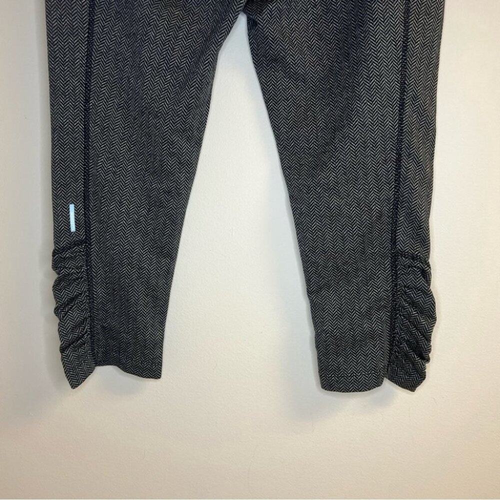 Mondetta Chevron Cropped Leggings Size Large - Picture 5 of 10